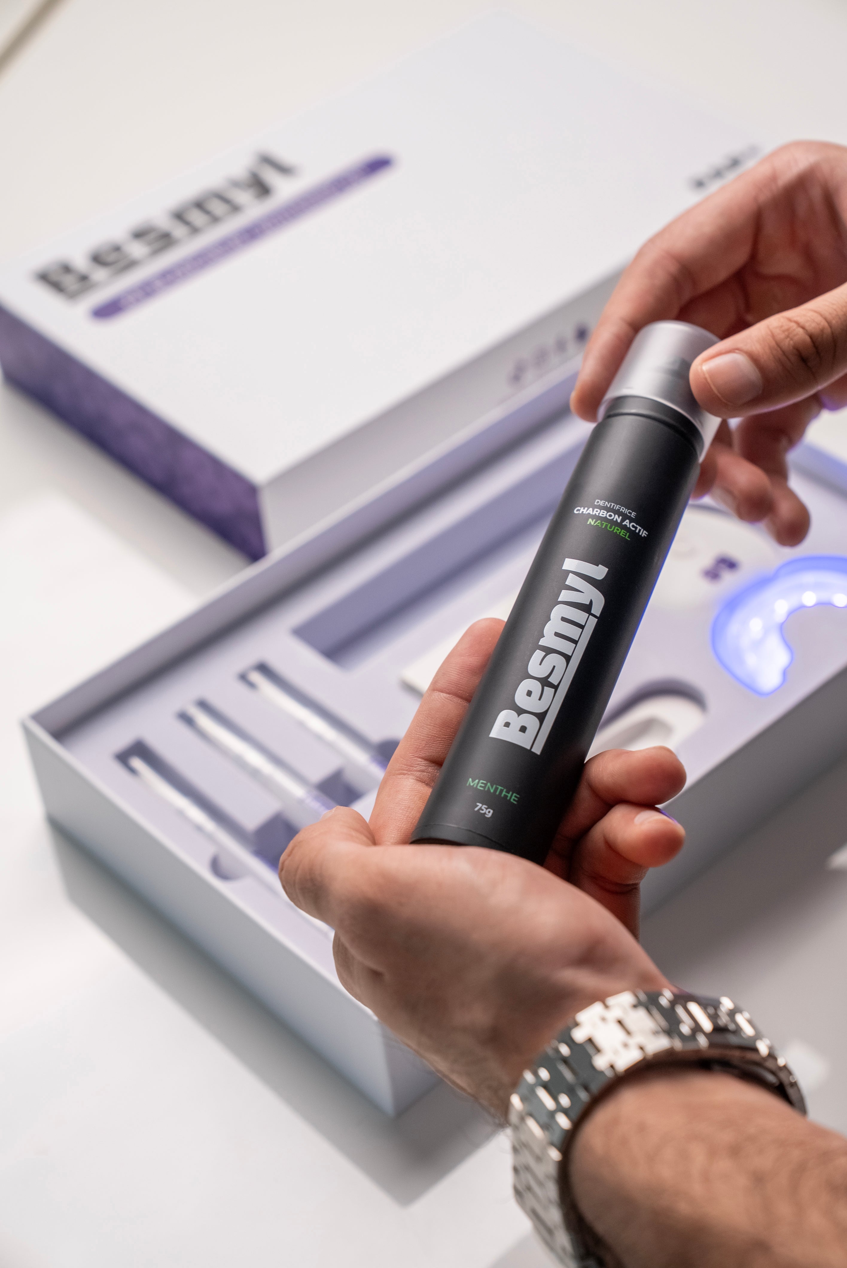 Routine blanchiment dentaire : comment utiliser le kit Besmyl